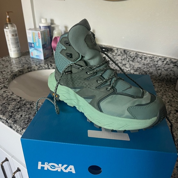 Hoka hiking boot/shoe - Picture 1 of 3